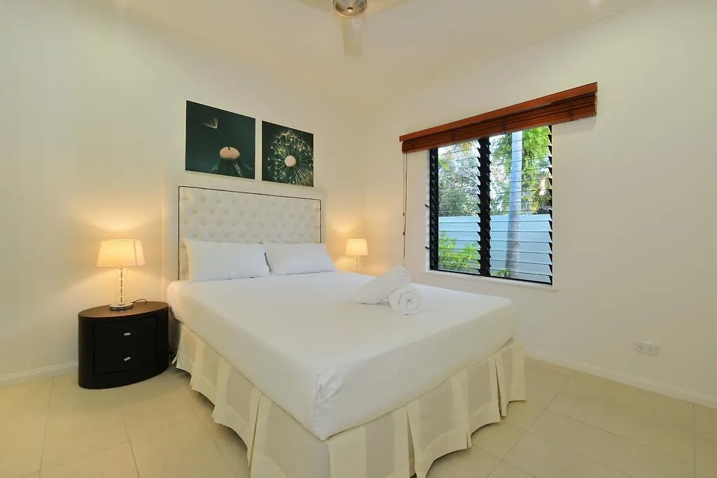 17 Cascade House - Luxury Holiday Home  Port Douglas