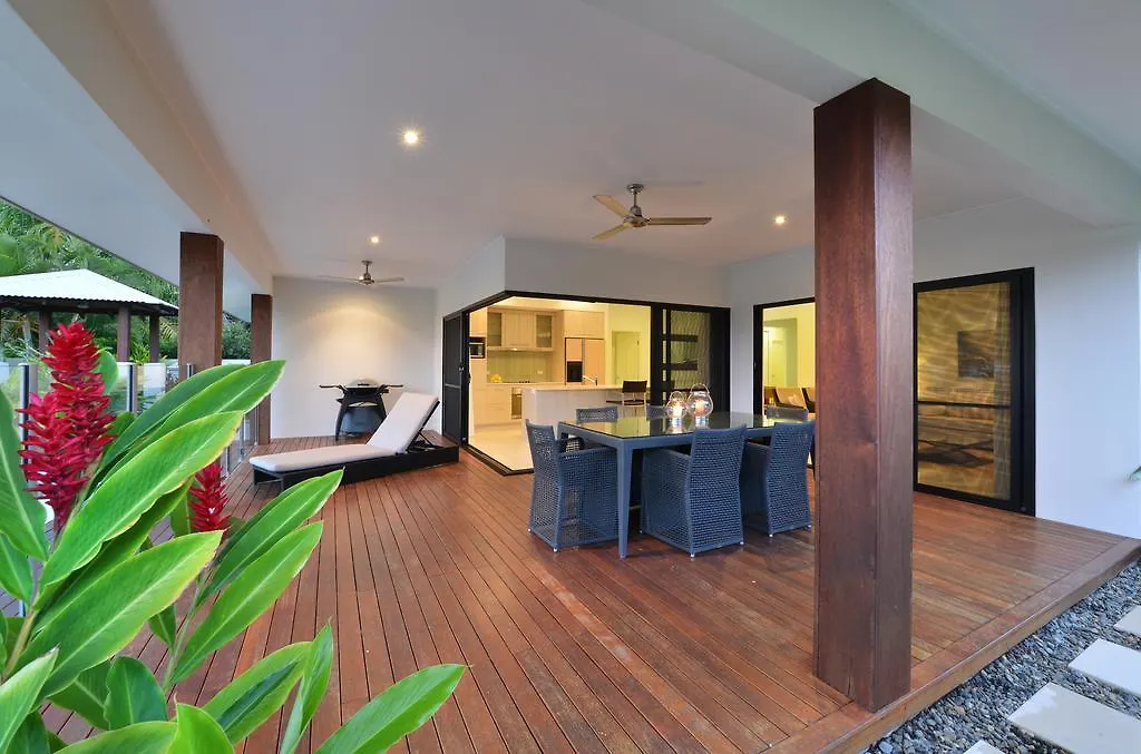 17 Cascade House - Luxury Holiday Home  Port Douglas